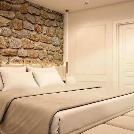 Marinel Luxury & *